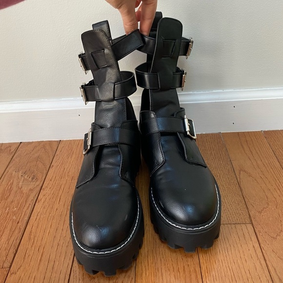 Shoedazzle black Sierra Buckle Bootie size 9 - Picture 5 of 12